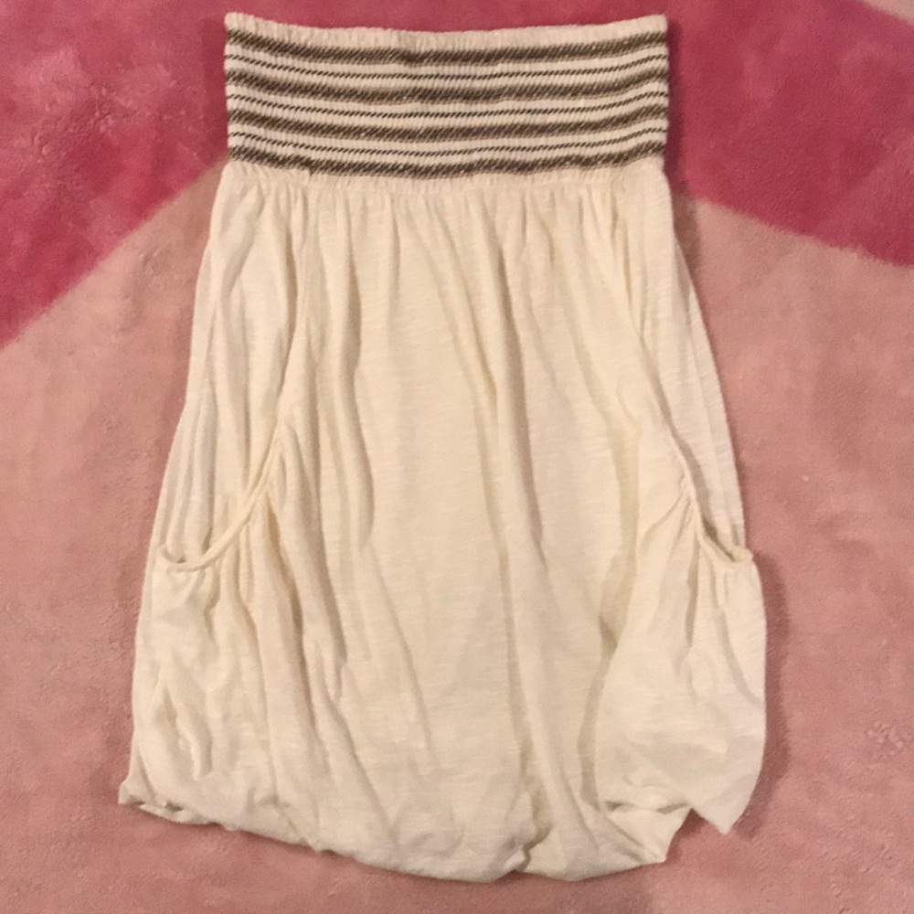 A women’s strapless top